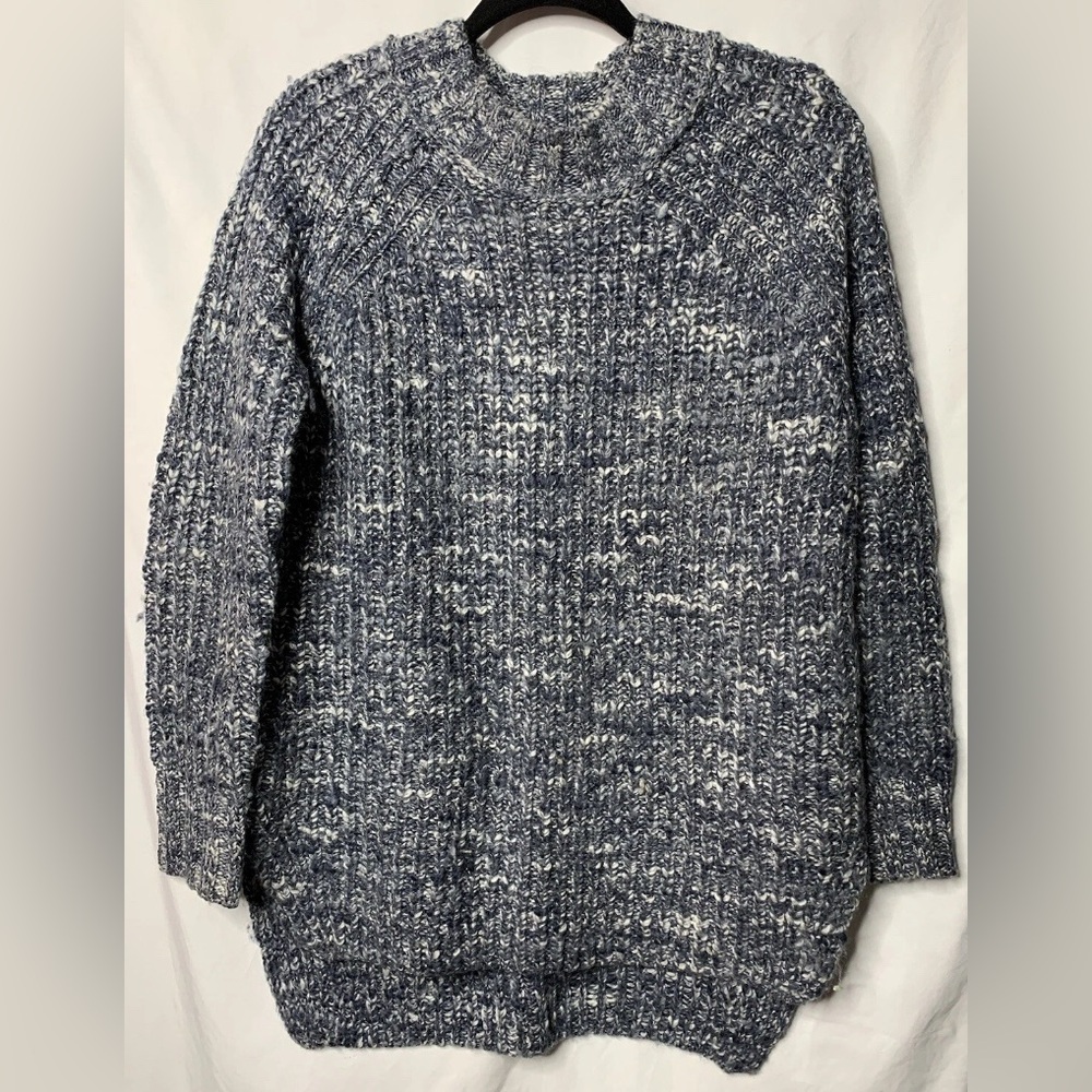 3/$20 Ruff Hewn Blue and White Knit Sweater LARGE - Picture 2 of 13